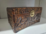 VINTAGE STYLE WOODEN CARVED JEWELRY KEEPSAKE BOX.