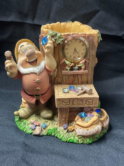 Disney Doc from Snow White Desk Set Clock Pencil Pen Holder