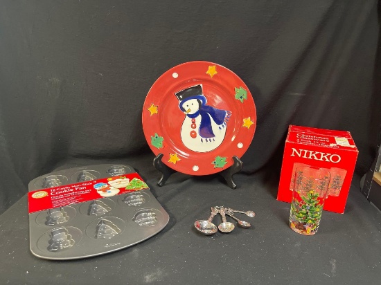 Christmas Kitchen Goodies, NIKKO GLASS Set, Wilton