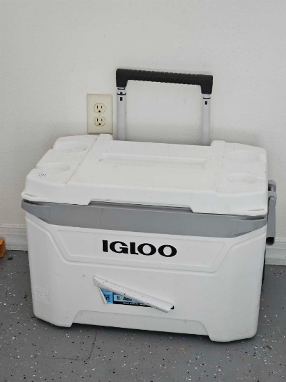 IGLOO 60 QT WHEELED COOLER