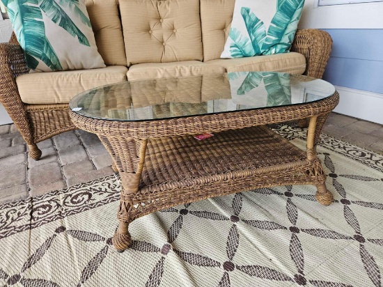 Nice! Outdoor Wicker Patio Glass-top 2 Level Coffee Table