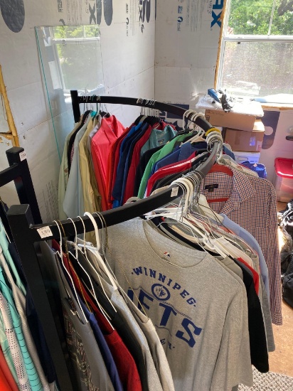 Half Moon shaped retail Clothes rack rolling display