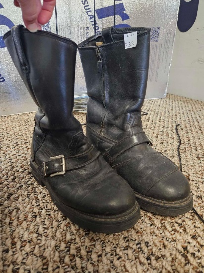 Pair of Sz 10.5 Ariat Riding Boots