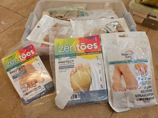 TOTE OF FOOT CARE, INCLUDING TOE CAPS GEL PADS, TOE SEPARATORS