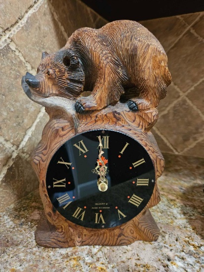 OK Casting Company 2002 Bear & Cub Mantle Burlwood-Look Clock