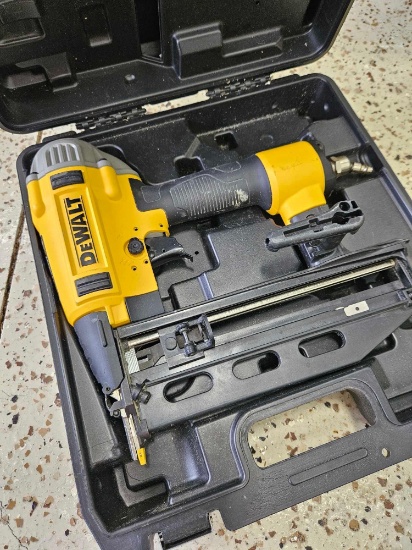 DEWALT NAIL GUN IN CASE, 16 ga