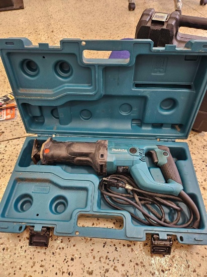 Makita JR3050T Variable Speed Reciprocating Saw in its hard case.