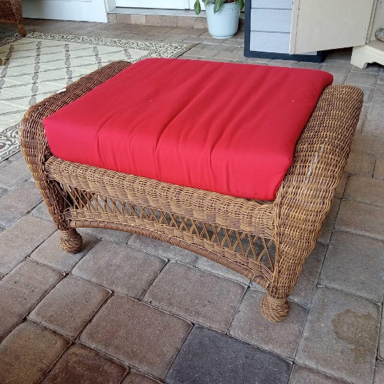 Nice Outdoor Wicker Patio Footrest/Stool