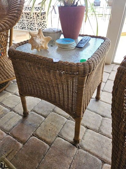 (1 of 2) Classy Outdoor Wicker Patio Side Tables