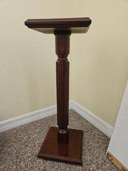 Bombay Company?Mahogany Wood Pedestal Plant Fern Stand with Gold-tone Brass? Feet