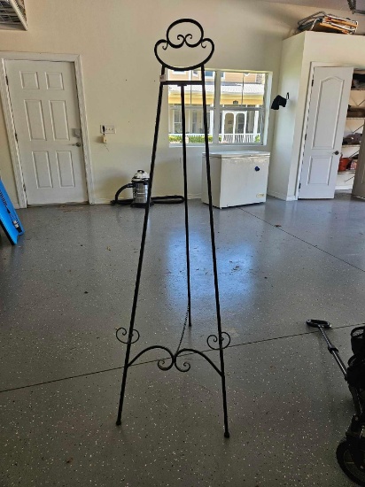 Tall Metal stand easel
