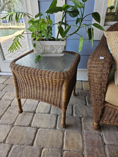(1 of 2) Classy Outdoor Wicker Patio Side Tables
