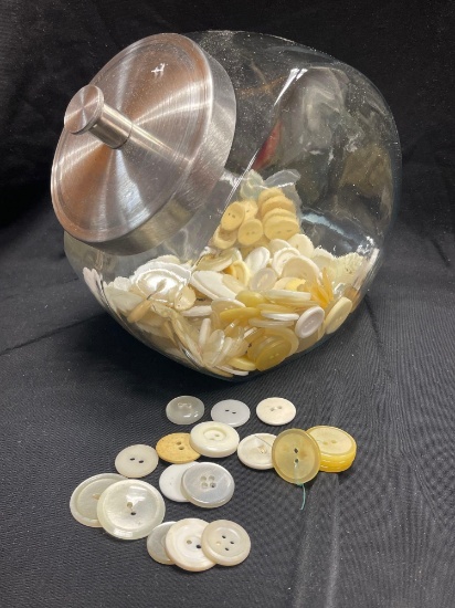 JAR OF VINTAGE CREAM, BEIGE BUTTONS