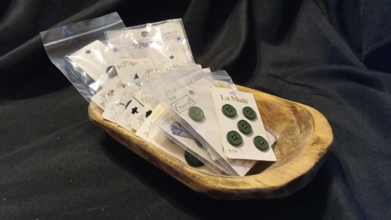 Green-tone Vintage Buttons on Original Cards, Le Chic, La Mode, Lansing, Luckday, etc