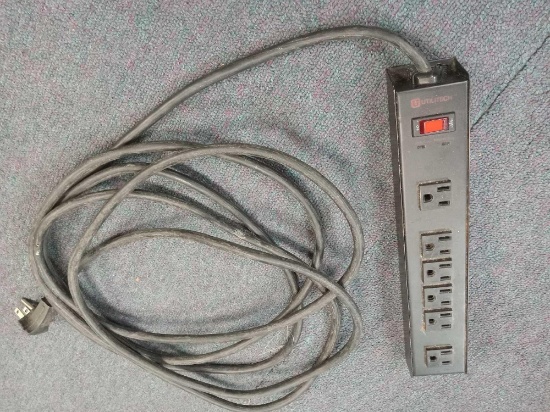 Utilitech 6-outlet power strip with surge protection