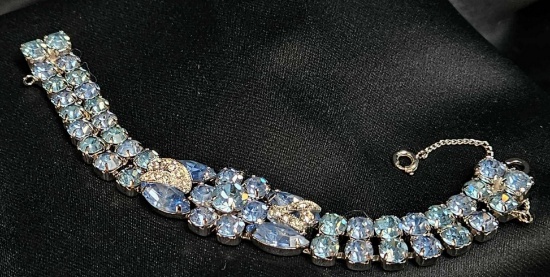 Lovely signed vintage Eisenberg blue Swarovski crystal bracelet