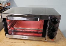 Just Like New Hamilton Beach Toaster Oven, Very Clean