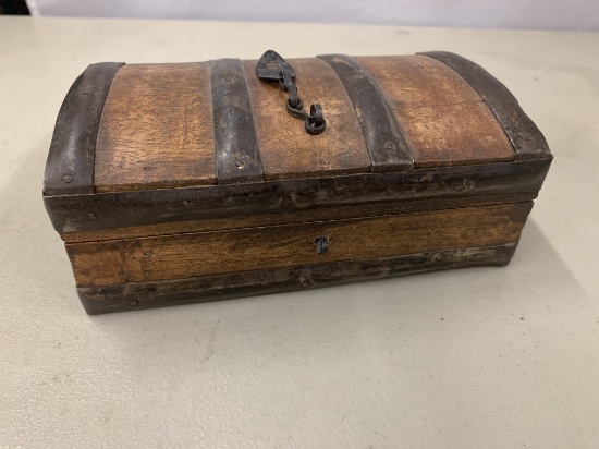 Miniature trunk