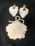 Shell Earring and pendent set