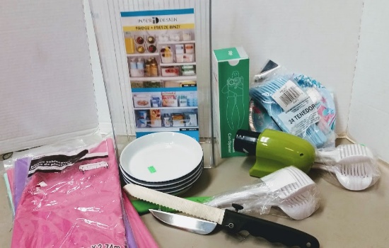 GROUP LOT OF KITCHEN SUPPLIES