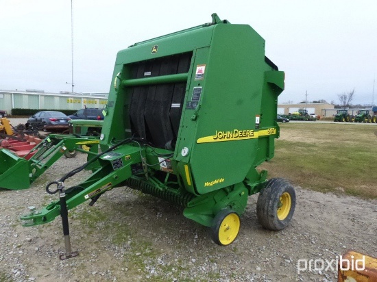 John Deere 557 Baler