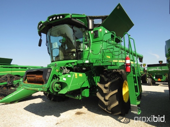 S680 JD, IF 900/65R32 GFO R2, 28Lx26 rear, 4 wh., power bin, Prem. cab, Pro Drive, spreader, Contour