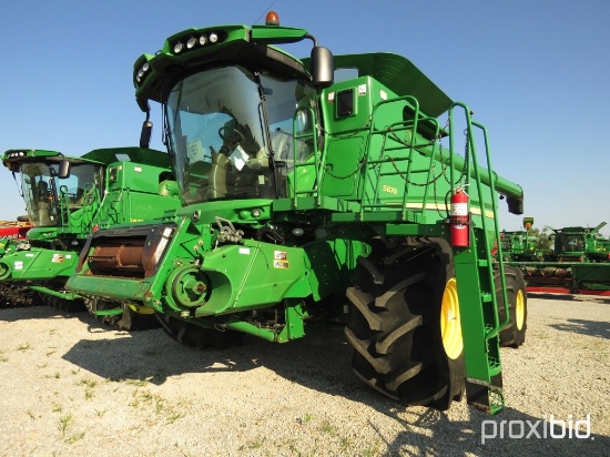 S670 JD, 900/65R32 R2, 28Lx26 R2 rear, 4 wh., Prem. cab, spreader, 781 hrs., 2013 yr., SN 1HOS670SEC