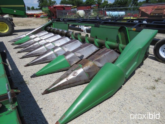 JD 8 Row Corn Head
