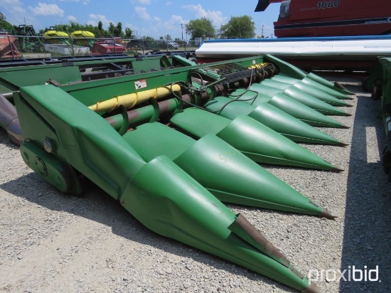 JD 8 Row Corn Head