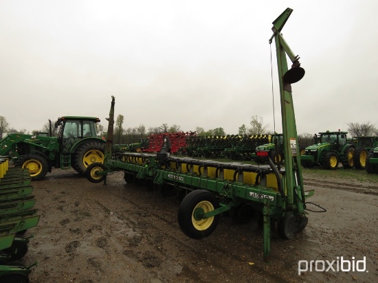 1720 JOHN DEERE 15 ROW PLANTER