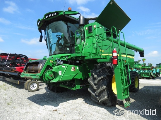 S660 John Deere Combine