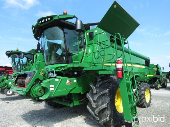 S660 John Deere Combine