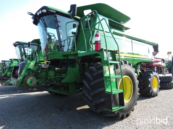 9770 STS John Deere Combine