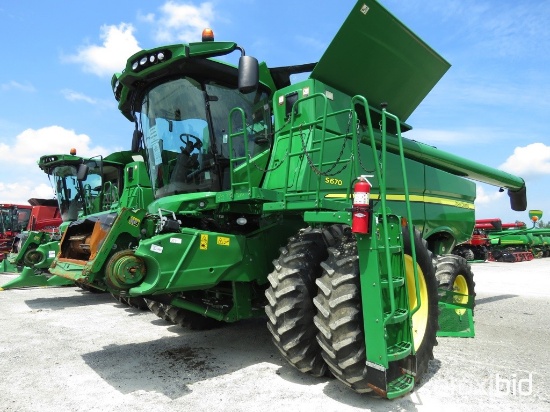S670 John Deere Combine