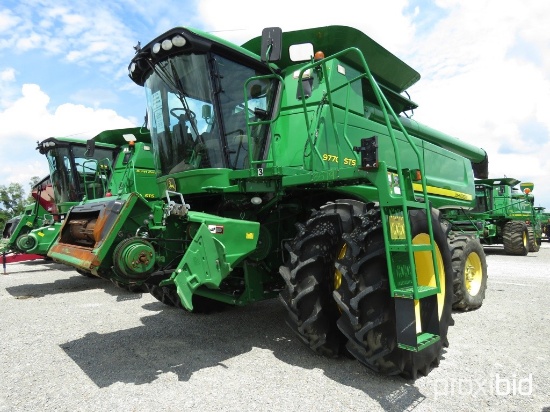 9770 STS John Deere Combine