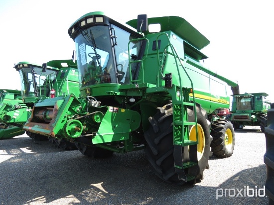 9760 STS John Deere Combine