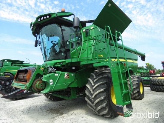S670 John Deere Combine