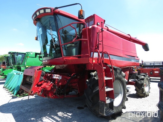 2388 Case IH Combine