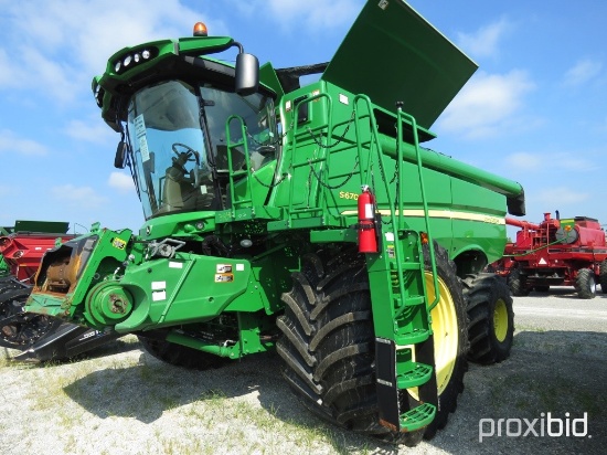 S670 John Deere Combine
