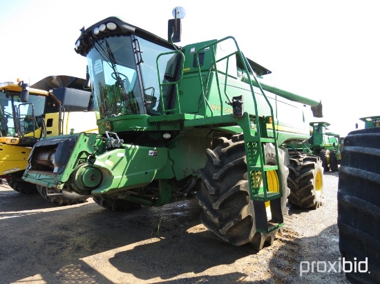 9770 STS John Deere Combine
