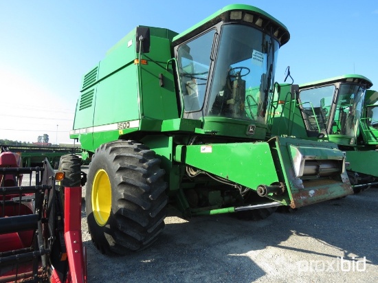 9500 John Deere Combine
