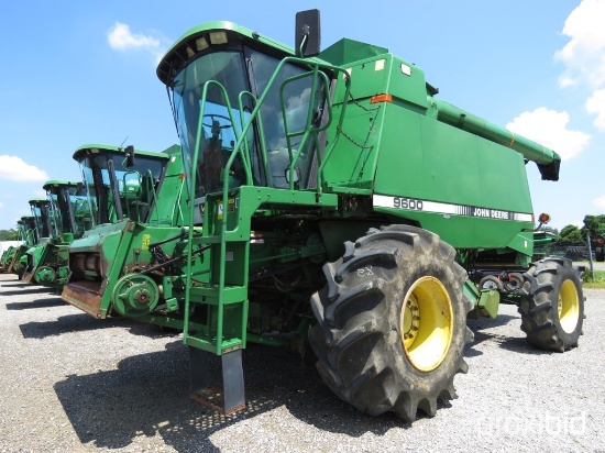 9600 John Deere Combine
