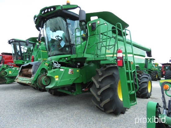S670 John Deere Combine