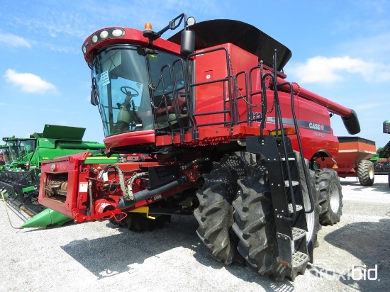 9120 Case IH Combine