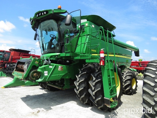S670 John Deere Combine