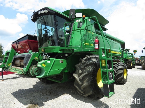 9770 STS John Deere Combine