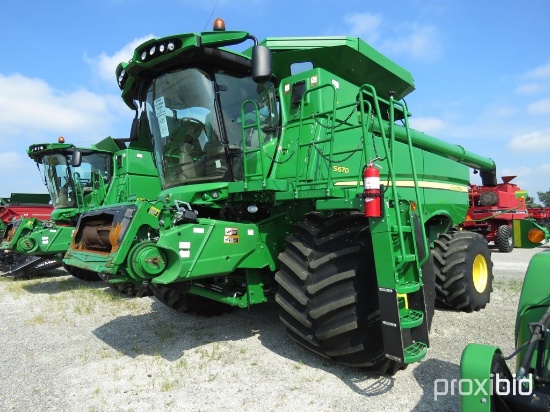S670 John Deere Combine
