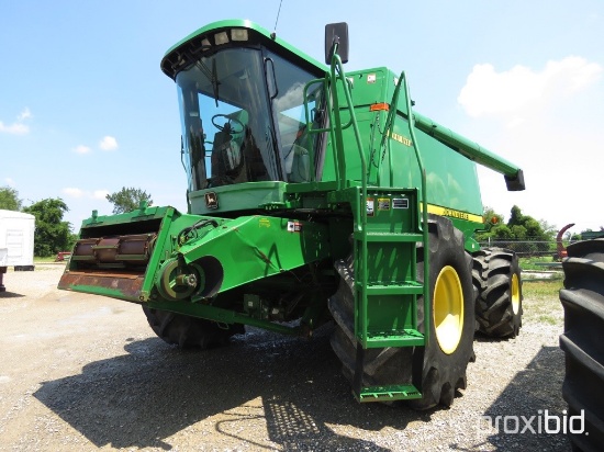 9610 John Deere Combine