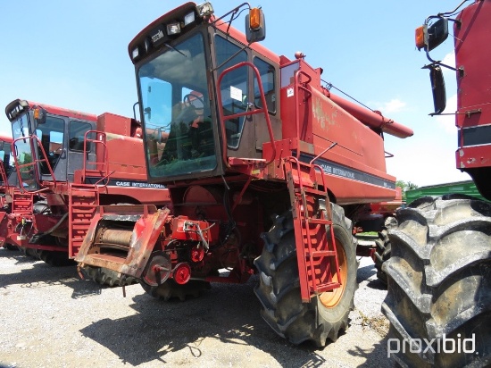 1660 Case IH Combine