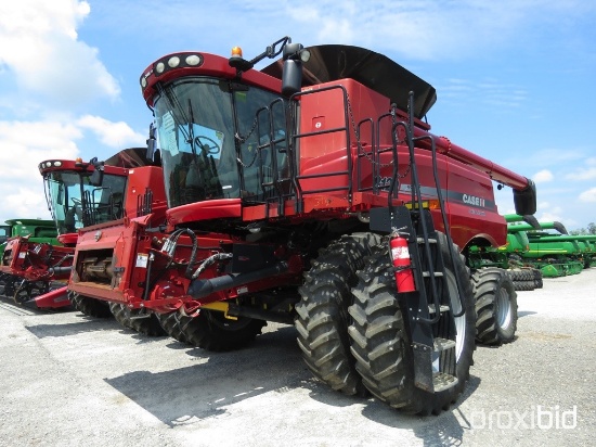 8120 Case IH Combine